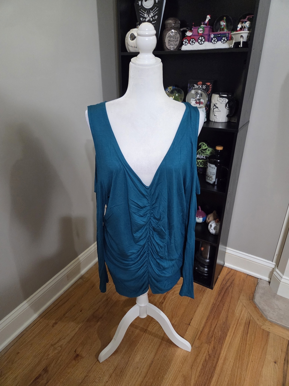 Belle Du Jour Teal Ruched Cold-Shoulder V-Neck Top